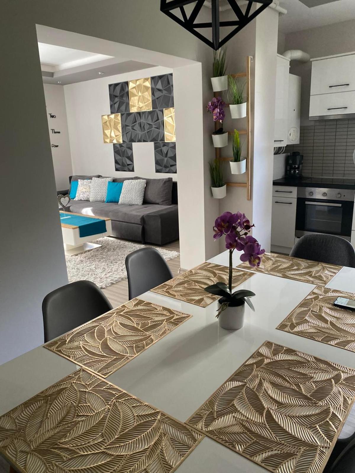 Gabrielle2 Apartman Debreczyn Zewnętrze zdjęcie